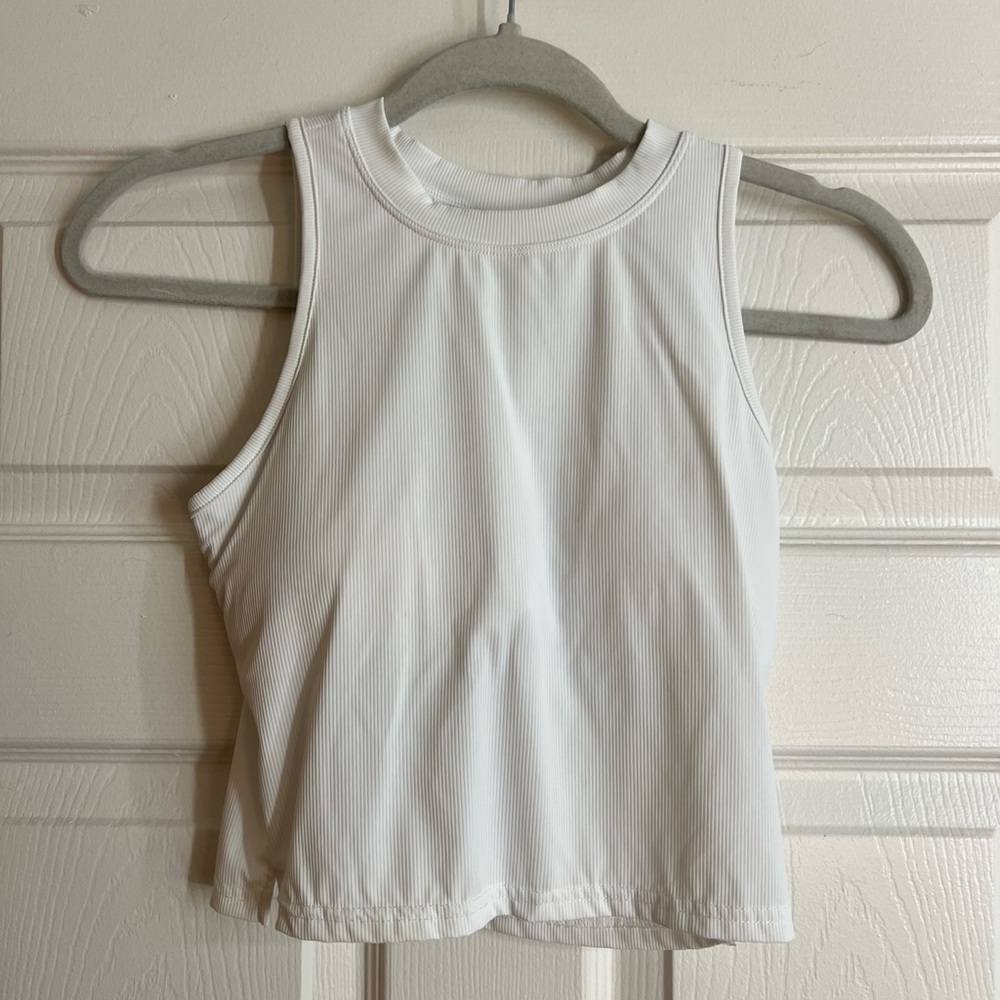 workout top with built in bra